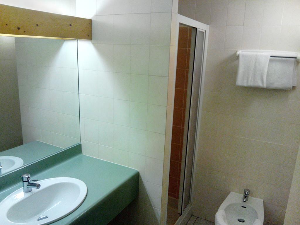 N'Atura Hotel Aire-sur-lʼAdour Szoba fotó